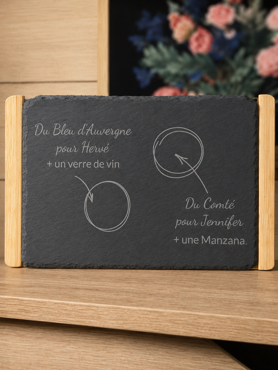 Plateau apéritif personnalisé pour couple – Ardoise et bois