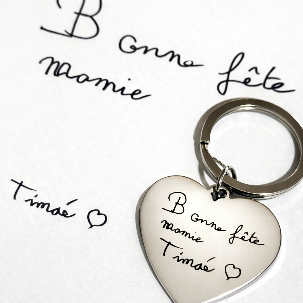 Porte-clé cœur gravé avec écriture manuscrite – Message personnalisé unique