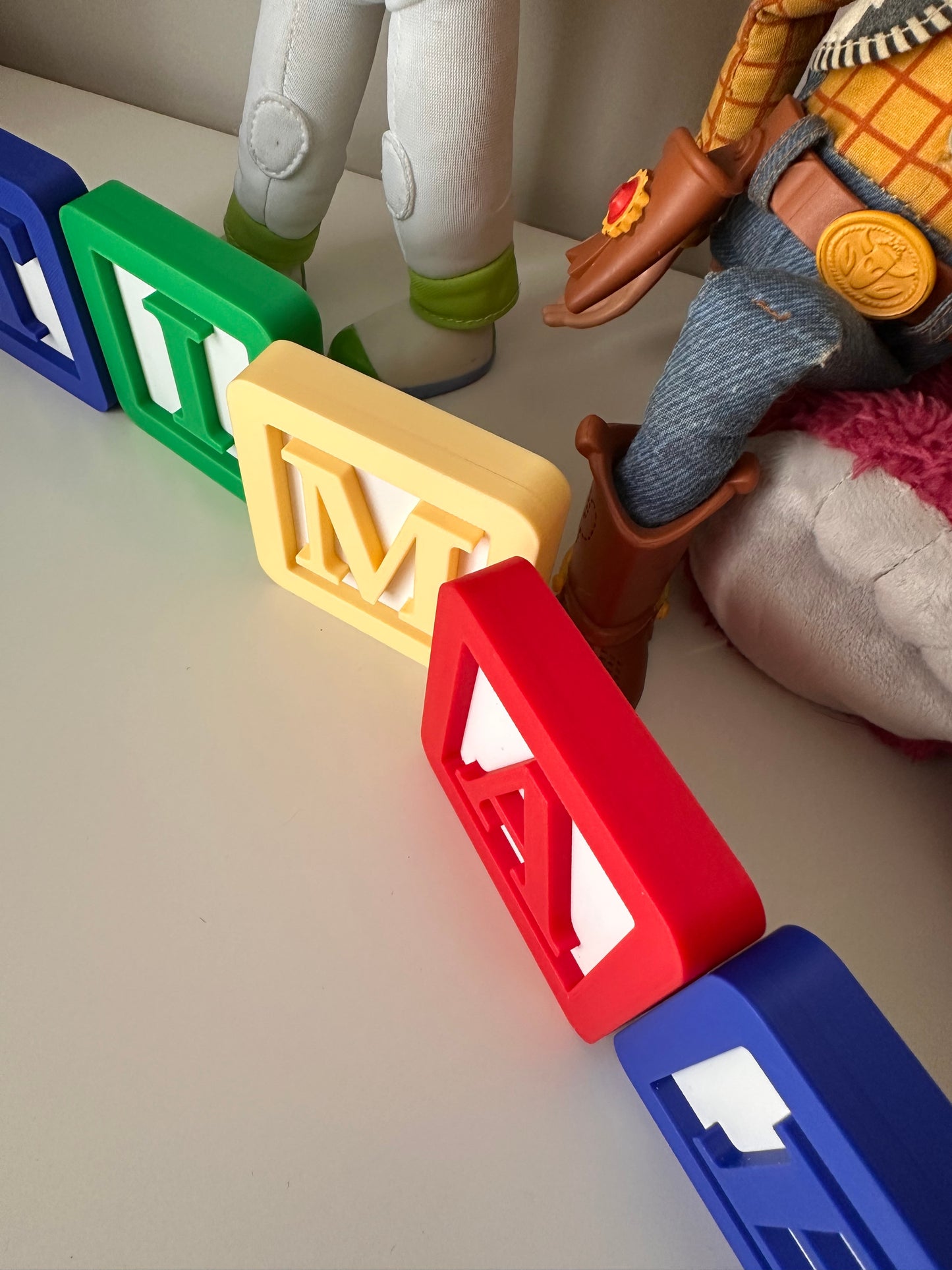 Prénom blocs rétro colorés     “ambiance Toy Story”