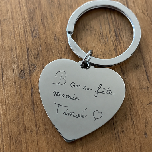 Porte-clé cœur gravé avec écriture manuscrite – Message personnalisé unique