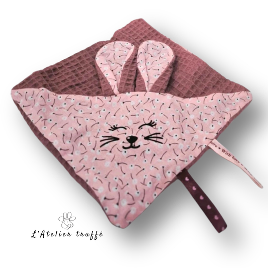 Doudou “Petit Cœur” – Création artisanale unique 🧸