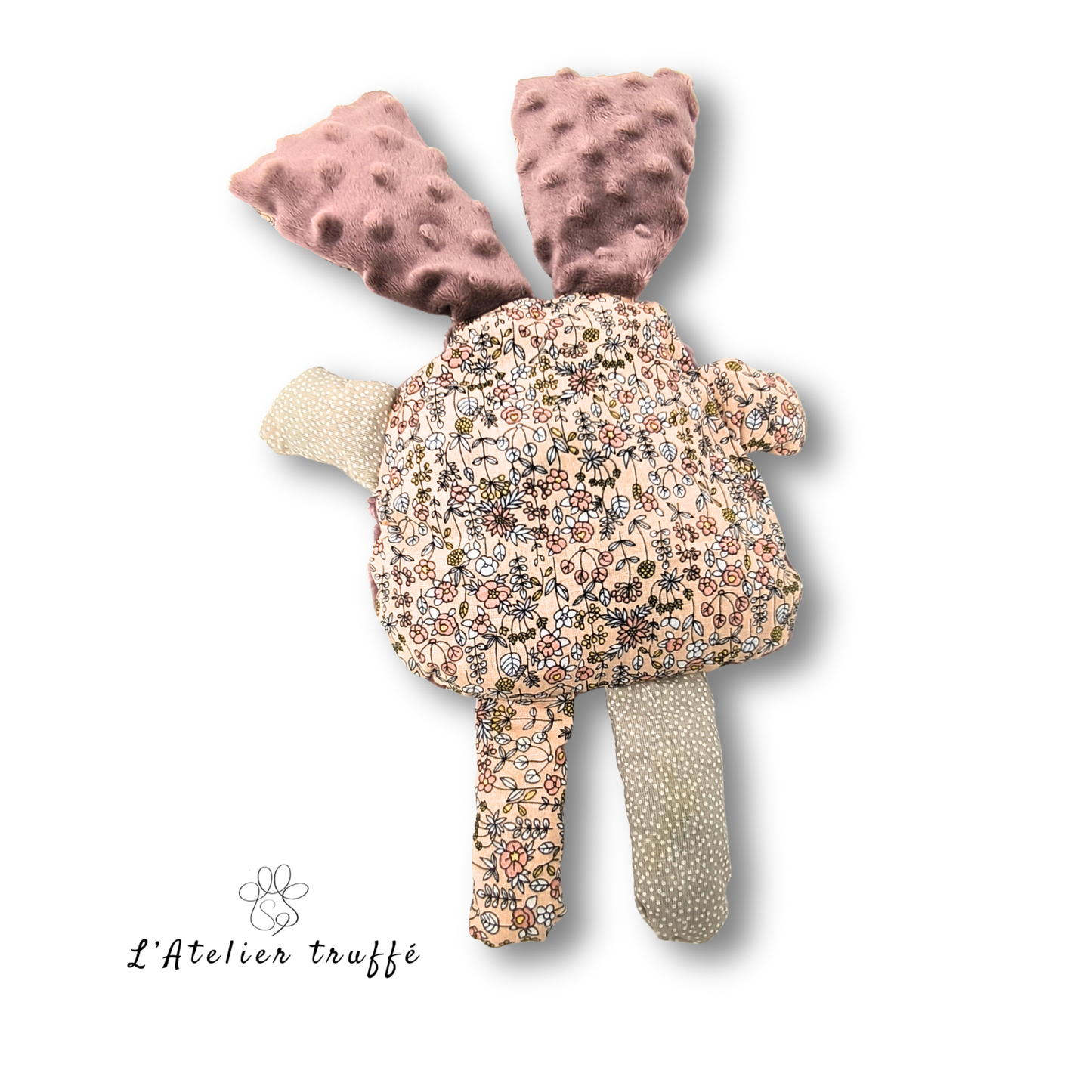 🐰 Doudou “Lapin d’Amour” – Création artisanale unique
