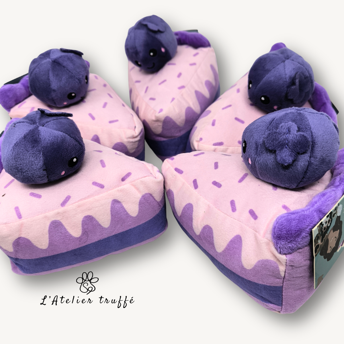 🍰 Jouet fun pour chien – Doudou gâteau violet ultra mignon 🐾