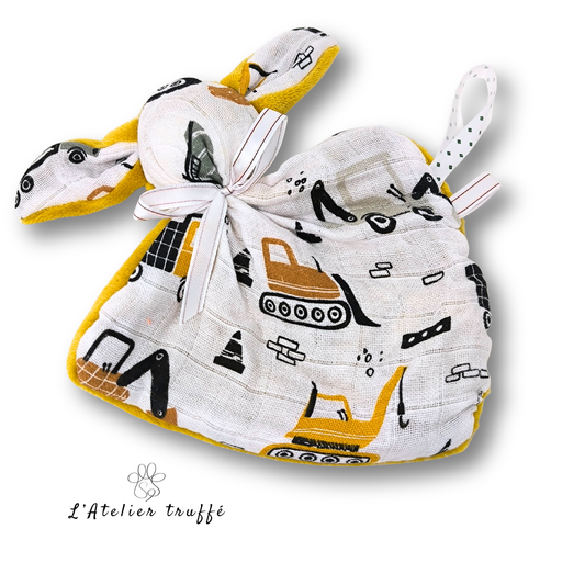 🚜 Doudou “Petit Tracteur” – Création artisanale unique